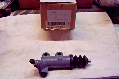 CILINDRO ESCLAVO EMBRAGUE TOYOTA COROLLA 1985-87 *AISIN OE* JAPÓN 31470 12050 Foto 1 de 3