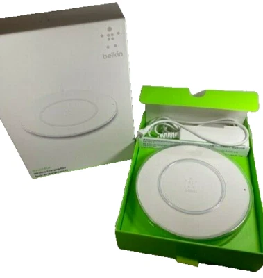 Almofada de carregamento sem fio Belkin Boost Up adaptador CA branco carga através do estojo - Imagem 1 de 4
