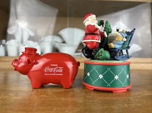 Vtg Drink Coca-Cola Hard Plastic Pig And Mini Wind Up Christmas Music Display - Picture 1 of 7