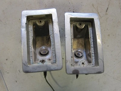 66 CARCASAS DE LUZ DE MARCHA ATRÁS CORONET CON MOLDURAS OEM PAR Foto 1 de 4