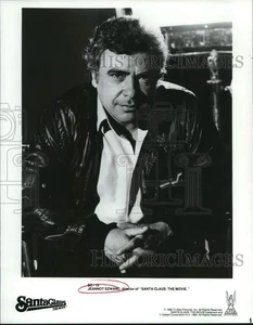 1985 Pressefoto Jeannot Szwarc, Regisseur von "Santa Claus: The Movie" - Bild 1 von 2