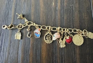 Disney Princess Snow White Removable Charm Bracelet 10 Charms - Picture 1 of 6