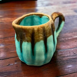 Blue Brown Drip Miniature Pottery Pitcher. Bud Vase, Toothpick Holder. - Imagen 1 de 4