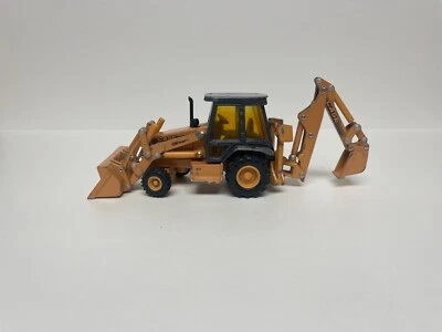 ERTL Case 590 Super L Loader Backhoe 1:50 Die Cast Replica Toy / model - Image 1 of 4