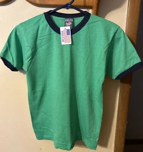 Made In The USA Kids Green & Black T-shirt Size 14/16 - Picture 1 of 3