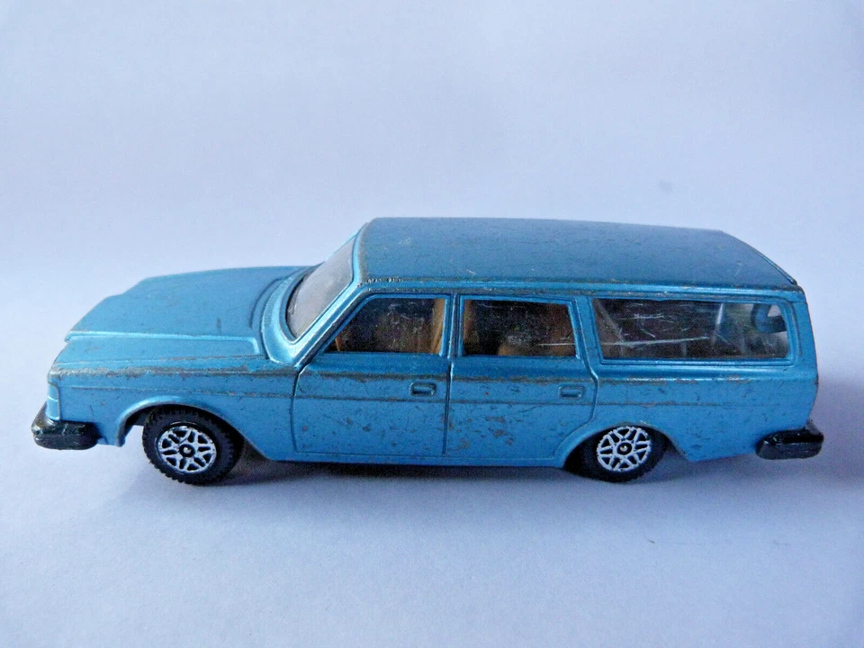 Dinky Toys - Volvo 265 DL estate car - Made in England - Photo 1/4