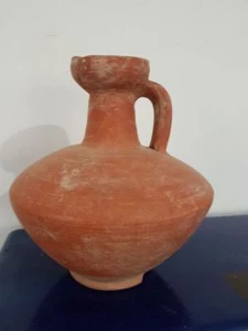 Terracotta vase - Picture 1 of 9