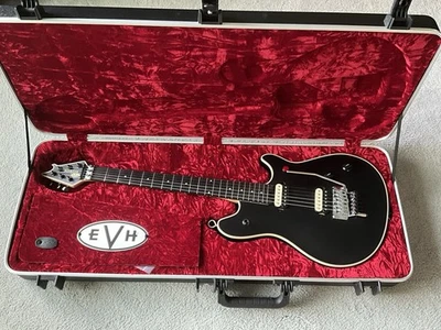EVH Wolfgang EE. UU. Edward Van Halen Signature - Stealth Black Foto 1 de 4