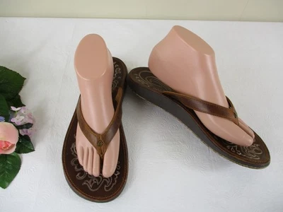 Olukai Paniolo Brown Leather Embroidered Flip Flop Orthotic Sandals sz.10 NWOB - Image 1 of 4