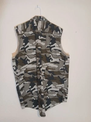 C.E. Schmidt Workwear Mens Size Large Camo Sleeveless Vest - Image 1 of 3