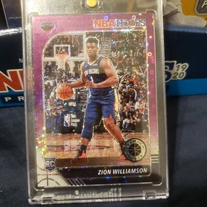 2019-20 NBA Hoops Premium Stock Zion Williamson Purple Disco Prizm RC SP #258 - Picture 1 of 6