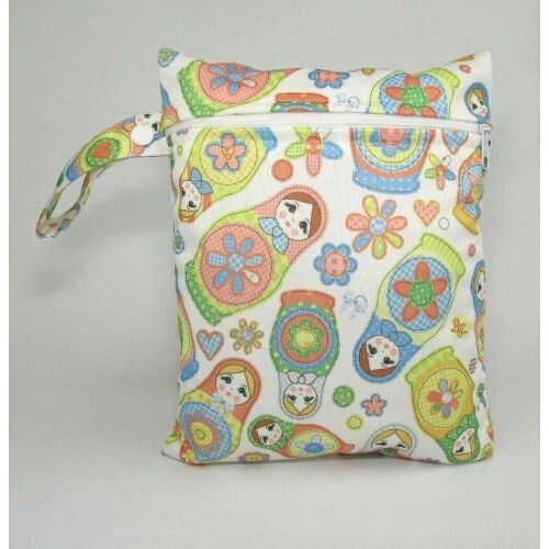 Kleine Nasstasche für Windeln, Brustpolster, Tücher, Tuchpolster - russische Puppen *UK*