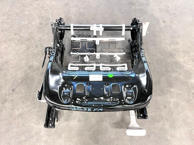 13-16 CADILLAC SRX MARCO DE ORUGA ASIENTO INFERIOR DELANTERO DERECHO, LOTE DE FABRICANTE ORIGINAL 3578 Foto 1 de 4