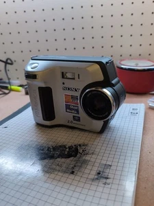 RARE Vintage Sony FD Mavica 2.0MP Digital Camera MVC-FD200 Dual Media - UNTESTED - Picture 1 of 4