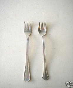 Lot 2 Small Forks by Reed & Barton Pickle Olive Cocktail Oyster Parker House VTG - Picture 1 of 11