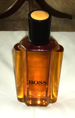 Hugo Boss Factice - 35 x 15 x 8 cm - 3,3 kg - Originalfüllung Top Zustand - Bild 1 von 4