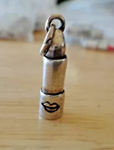 Lápiz labial de plata esterlina 3D sólido 20x5 mm con labios ¡dije de maquillaje peluquero! - Imagen 1 de 8