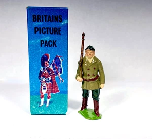 BRITAINS #52B Bleispielzeug Soldat ROYAL CANADIAN MOUNTED POLICE, PICTURE PACK - Bild 1 von 2