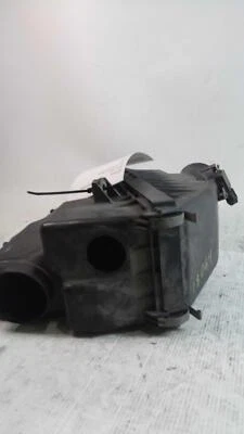 2011 Suzuki SX4 Air Cleaner Assembly OEM 1370054L00 112K Miles Silver — 第 1/3 张图片