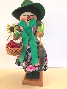 ❤️STEINBACH  NUTCRACKER ~ MRS. GERTRUD 🌻 17" ~ RARE COLLECTOR ITEM ~ ORIGINAL❤️ - Picture 1 of 5