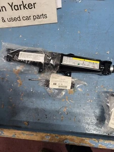 GENUINE NEW  VW GOLF SEAT ATECA SCISSOR JACK & SCREW DRIVER 5Q0011031E - Picture 1 of 2