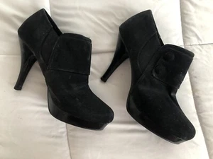 FIONI Black Faux Suede Side Ankle Bootie Women Fashion Shoe Boot Heel Size 9W - Picture 1 of 12