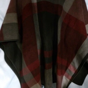 Ike Behar reversible wrap One size fits most Black one side Burgundy plaid other - Picture 1 of 4