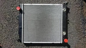 Radiador carretilla elevadora Toyota 90-11 OEM# 16410U220071, 16410U220171 (UN enfriador de aceite) - Imagen 1 de 7
