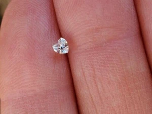 Spilla naso diamante naturale taglio cuore 0,10 ct oro bianco vero 14 kt da donna - Foto 1 di 8