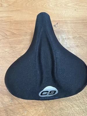 Sillín cómodo para bicicleta Cloud-9 para dama - cubierta de lycra negra rieles de acero Foto 1 de 2