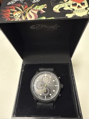 RELOJ HOMBRE ED HARDY NEGRO SILICONA CORREA TACHONADA - NUEVO EN CAJA Foto 1 de 4