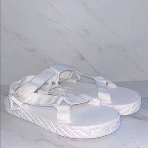 Dolce Vita zaidey Kids White Strap Sandals sz 3 girls - Picture 1 of 4