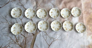 12er Set T&V Limoges Frankreich 3" Miniatur Teller Porzellan gelb Blumen Rosen - Bild 1 von 4