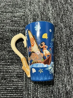 Taza de té de café de cerámica alta con mango de gancho de pescado Moana de Disney Store Maui 14 oz Foto 1 de 4