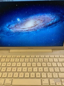 Apple MacBook A1181 2.10GHZ 160GB 4GB OS X Lion White Early 2008 TESTED No Cord - Picture 1 of 18