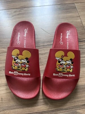 *ENTRENADOR* (talla 7) Disney X Mickey/Minnie Diapositiva ROJA Walt Disney World 50 Aniversario Foto 1 de 4