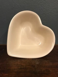 Pfaltzgraff Heart Shaped "Gazebo" Pattern Large Bowl 8 1/4” x 3” - Picture 1 of 8