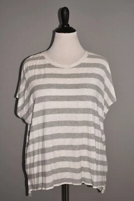 Camiseta de manga corta tejida a rayas JAMES PERSE $145 blanca/gris talla 2/mediana Foto 1 de 4