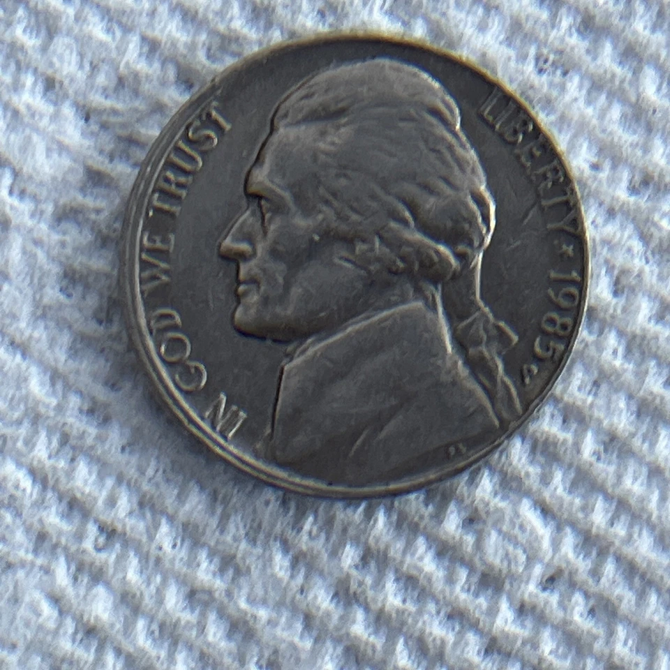 1985 P Jefferson Nickel Half DDO Error - Image 1 of 4