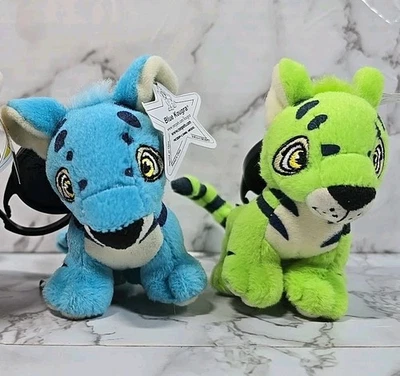 2005 McDonald's Neopets плюшевый Kougra лот из двух зеленый и синий с ярлыками - Изображение 1 из 4