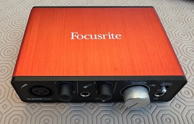 Focusrite MOSC0019 Scarlett Solo 2nd Generation USB Audio Interface - Red - Image 1 of 4