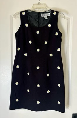 Jessica Howard 60’s Sleeveless Hippie Mod Black White Daisy Knee Length Shift 8 - Image 1 of 4