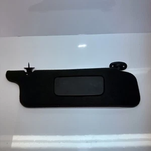 1999-04 MUSTANG SUN VISOR LH Driver Black  NON LIGHTED 2000 01 02 03 Sunvisor - Picture 1 of 6