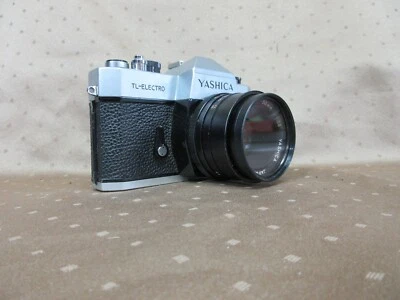 Yashica TL Electro 35mm SLR Film Camera with Focal AutoZoom 80 - 200mm lens - Image 1 of 4