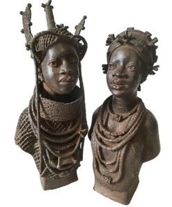 Bustos de bronce antiguos y raros de Oba y reina de Benín. 49cm. Nigeria. £70.00 de descuento! - Imagen 1 de 23