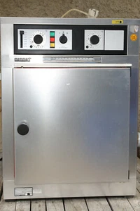 Memmert Trockenschrank / Laborofen UL 30 220°C - Bild 1 von 10