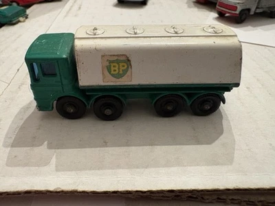Vtg.  Matchbox Lesney No. 32 BP Leyland Petrol Tanker 8-Wheel England  COLLECTOR - Image 1 of 4