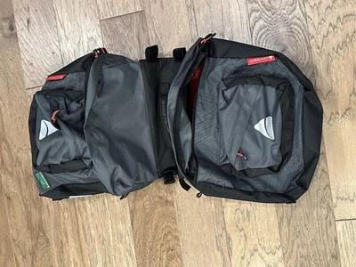 Juego de alforjas gemelas Axiom Seymour Oceanweave P25 bolsas de bicicleta de turismo de cercanías Foto 1 de 4