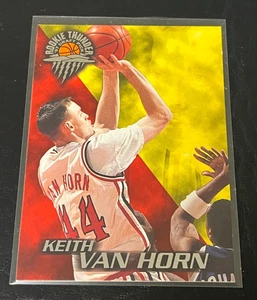 KEITH VAN HORN ROOKIE 1996-97 WHEELS THUNDER ROOKIE CARD #2 UTAH NEW JERSEY RETI - Foto 1 di 1