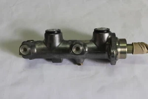 Brake master cylinder for BMW 5 series E-28 - Picture 1 of 3